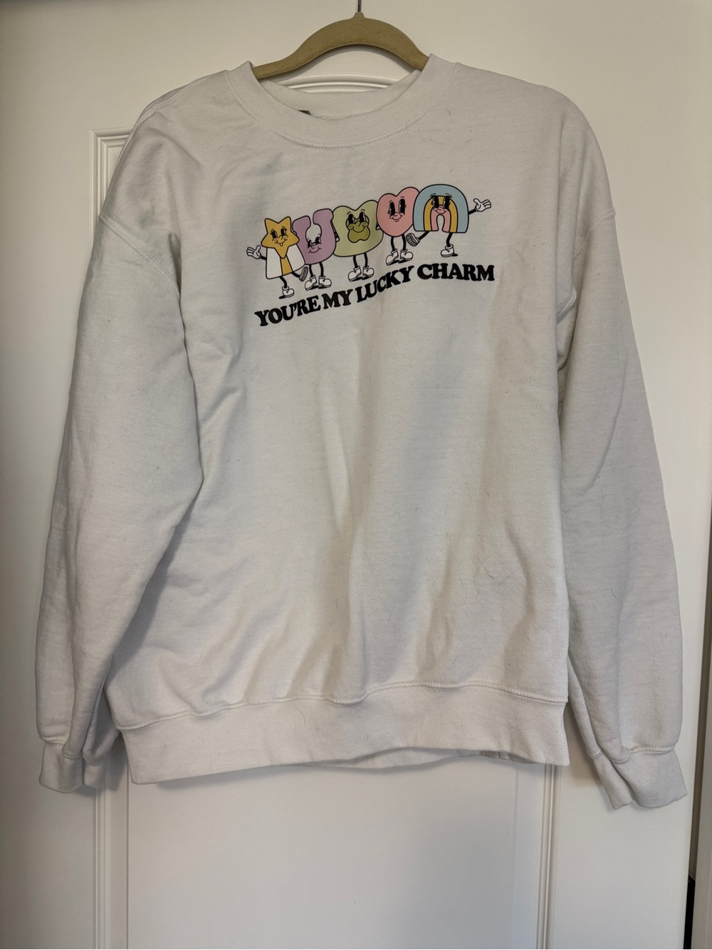 Gildan White Crewneck Sweatshirt with You’re my lucky charm